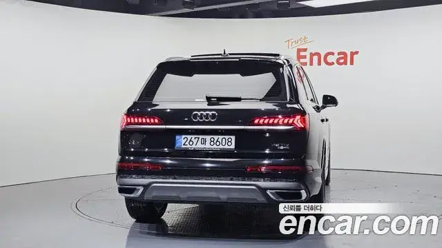 Audi Q7 2022 — Photo 4/20