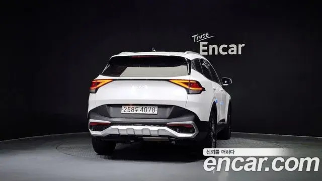 Kia Sportage 2022 — Фото 4/20