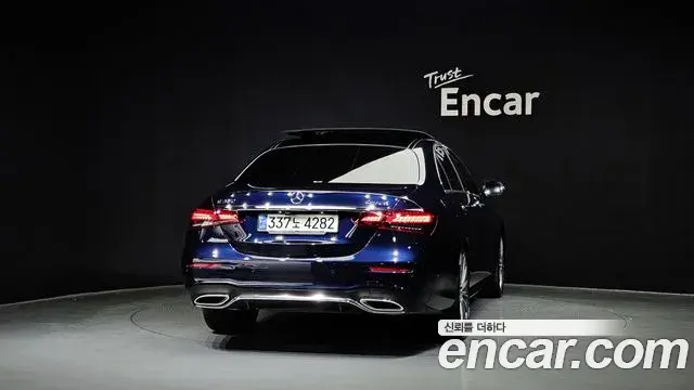 Mercedes-Benz E-Class 2020 — Photo 4/20