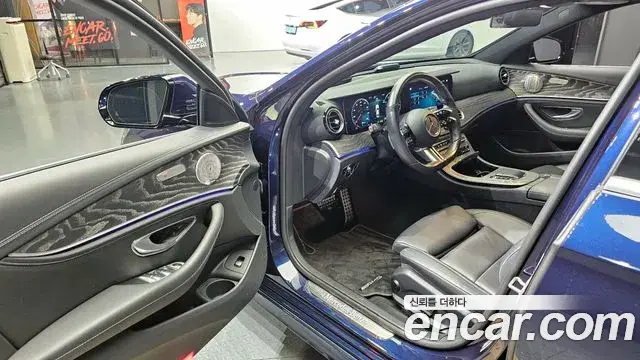 Mercedes-Benz E-Class 2020 — Photo 10/20
