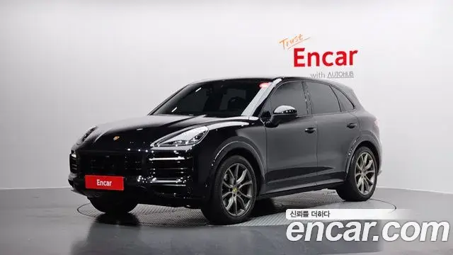 Porsche Cayenne 2021 — ფოტო 16/20