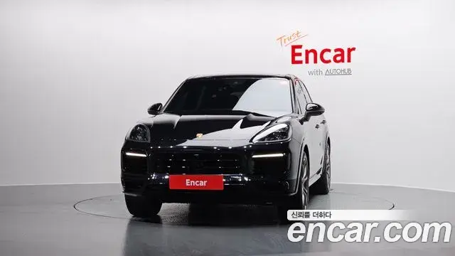 Porsche Cayenne 2021 — ფოტო 19/20