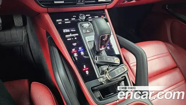 Porsche Cayenne 2021 — ფოტო 20/20