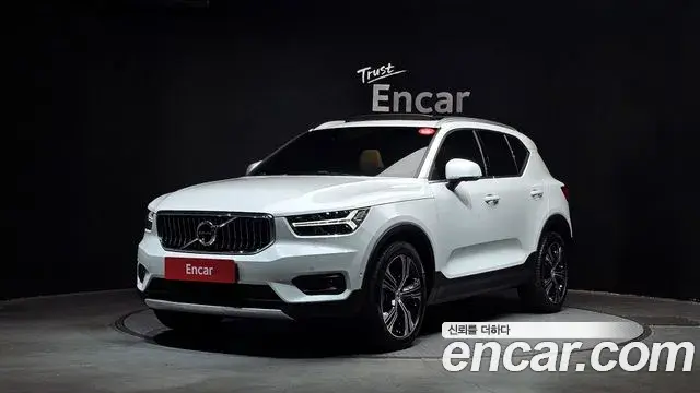 Volvo XC40 2020 — ფოტო 17/20