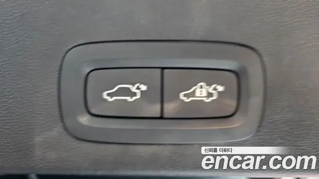 Volvo XC40 2020 — ფოტო 15/20