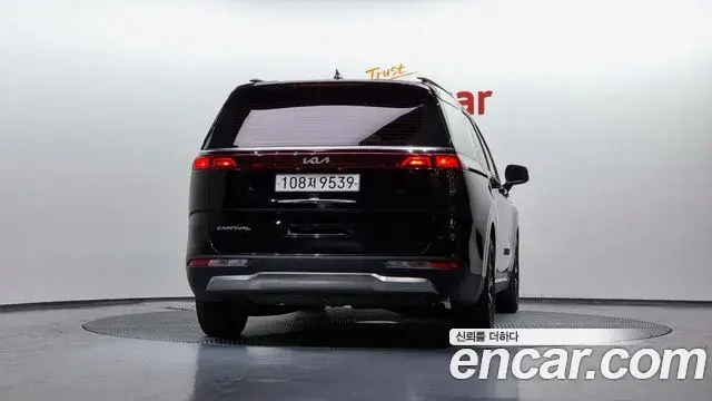 Kia Carnival 2022 — Photo 11/20