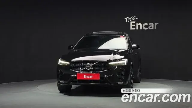 Volvo XC60 2021 — ფოტო 5/20