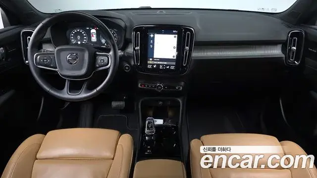 Volvo XC40 2020 — Photo 4/20