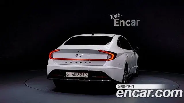 Hyundai Sonata Hybrid 2022 — Şəkil 13/20