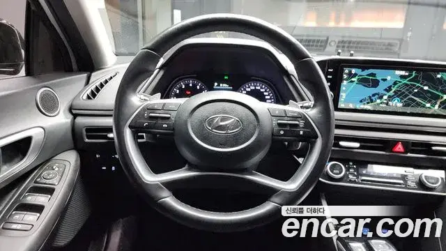 Hyundai Sonata Hybrid 2022 — Şəkil 17/20