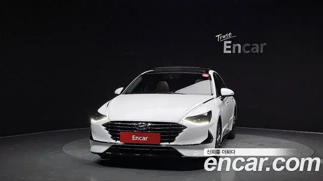 Hyundai Sonata Hybrid 2019 — ფოტო 18/20