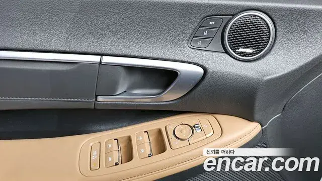 Hyundai Sonata Hybrid 2019 — ფოტო 8/20