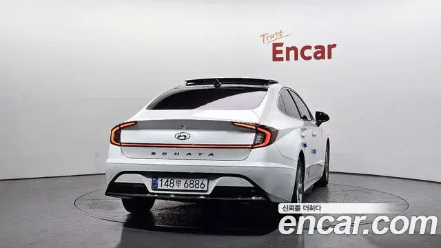 Hyundai Sonata Hybrid 2020 — ფოტო 19/20