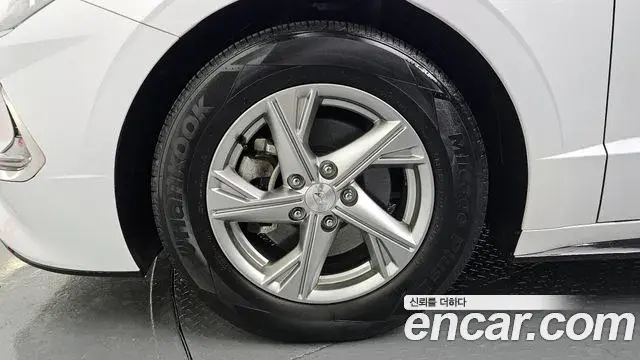 Hyundai Sonata Hybrid 2020 — ფოტო 15/20