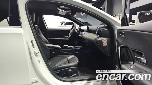 Mercedes-Benz A-Class 2020 — Фото 9/20
