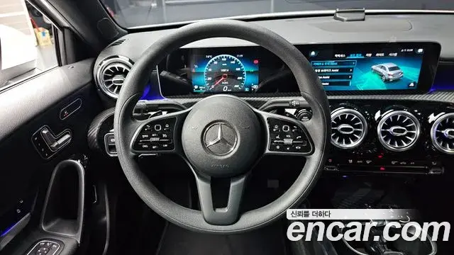 Mercedes-Benz A-Class 2020 — Фото 12/20