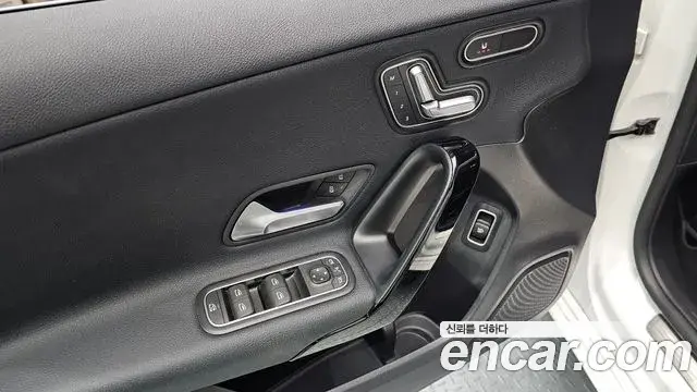 Mercedes-Benz A-Class 2020 — Фото 17/20