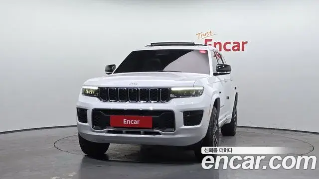 Jeep Grand Cherokee 2021 — Photo 19/20