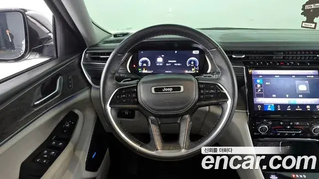 Jeep Grand Cherokee 2021 — Photo 2/20