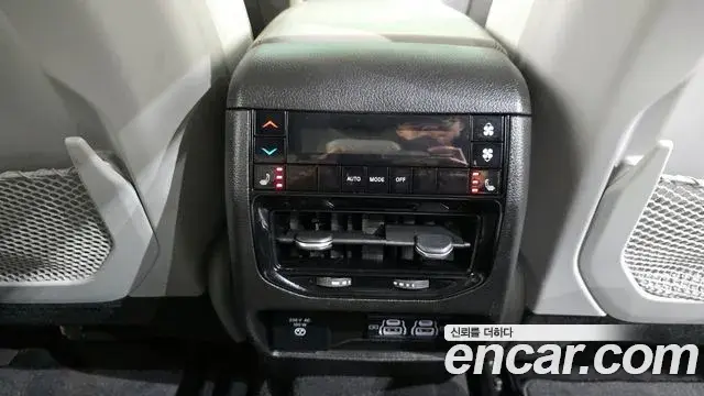 Jeep Grand Cherokee 2021 — Photo 16/20