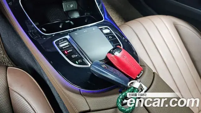 Mercedes-Benz E-Class 2021 — Şəkil 20/20