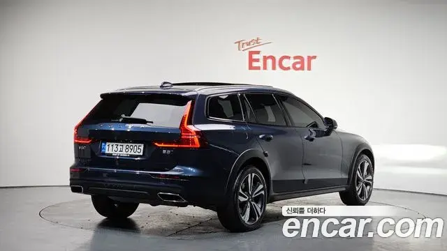 Volvo V60 Cross Country 2021 — Şəkil 12/21