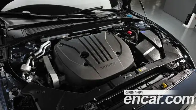 Volvo V60 Cross Country 2021 — Şəkil 4/21