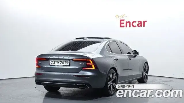 Volvo S60 2019 — Şəkil 9/20