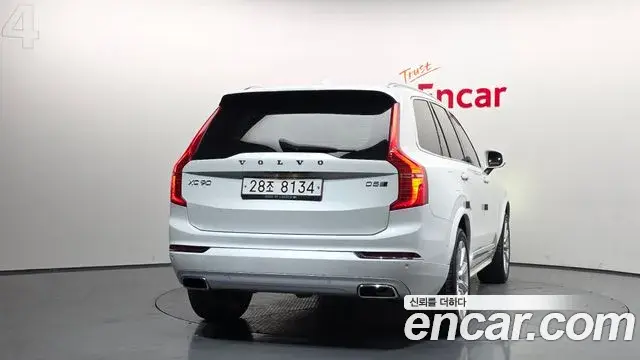 Volvo XC90 2018 — Фото 4/20