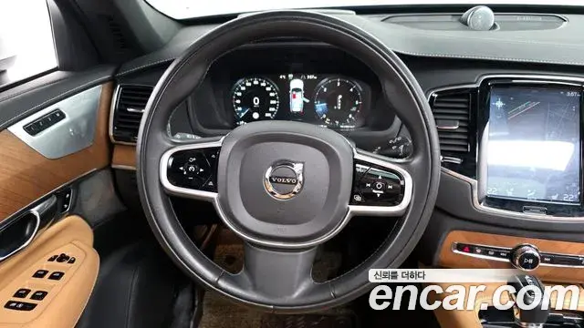 Volvo XC90 2018 — Фото 13/20