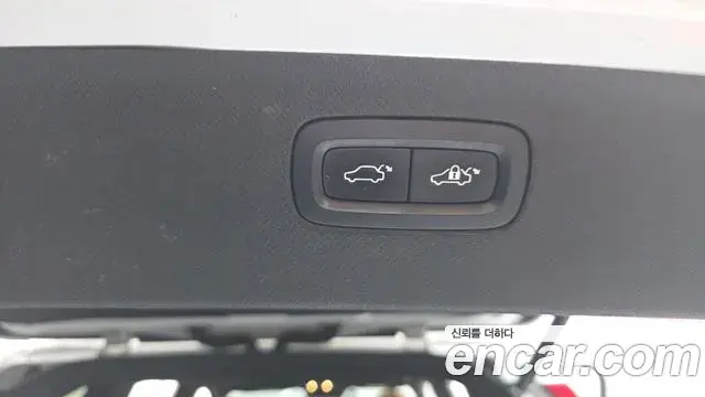 Volvo XC90 2018 — Фото 20/20