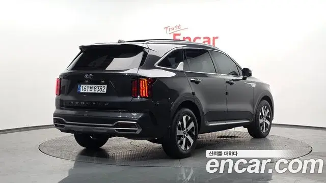Kia Sorento 2021 — Фото 2/20