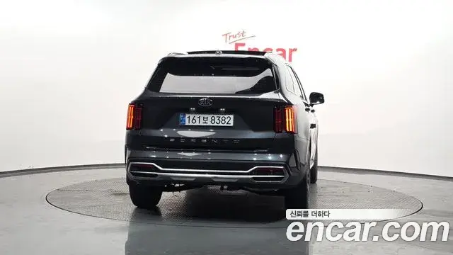 Kia Sorento 2021 — Фото 4/20