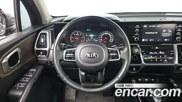 Kia Sorento 2021 — Фото 13/20