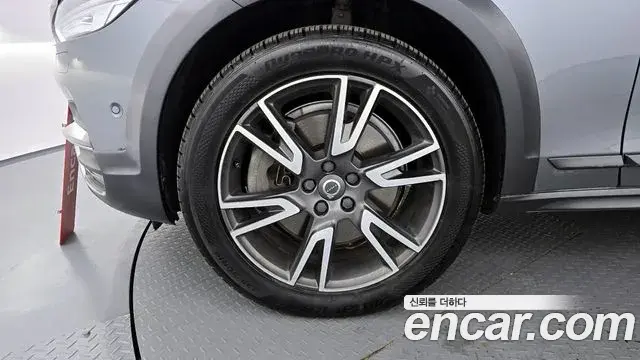 Volvo V90 Cross Country 2019 — Şəkil 1/20