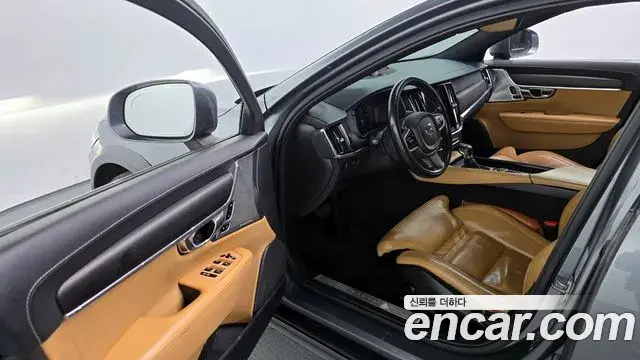 Volvo V90 Cross Country 2019 — Şəkil 9/20
