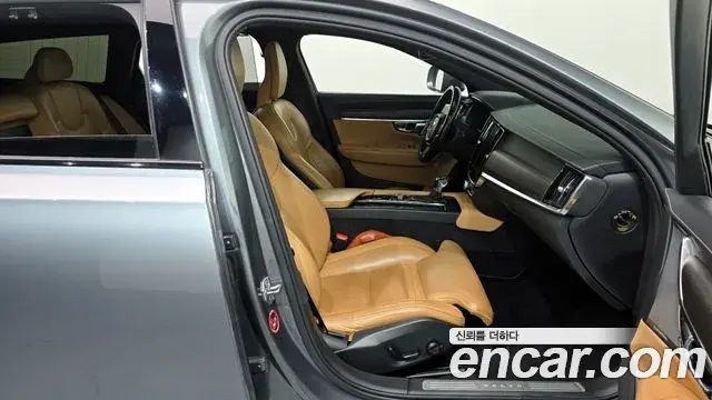 Volvo V90 Cross Country 2019 — Şəkil 15/20