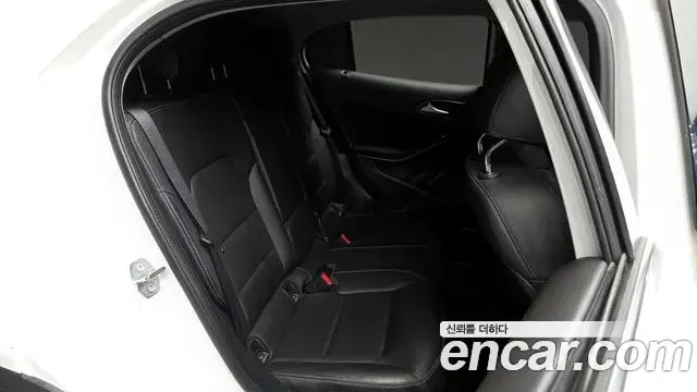 Mercedes-Benz GLA-Class 2019 — Şəkil 4/20