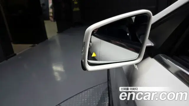 Mercedes-Benz GLA-Class 2019 — Şəkil 10/20