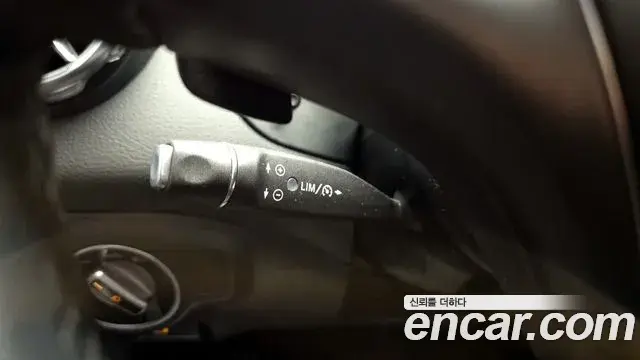 Mercedes-Benz GLA-Class 2019 — Şəkil 16/20