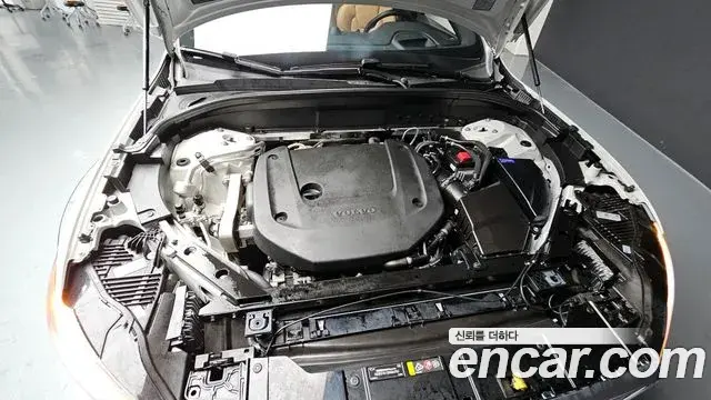 Volvo XC60 2021 — Şəkil 1/20