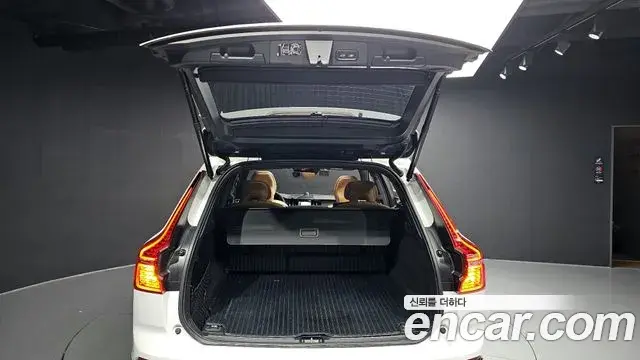 Volvo XC60 2021 — Şəkil 4/20