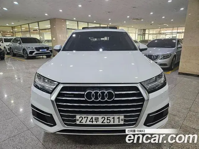 Audi Q7 2019 — Photo 19/20