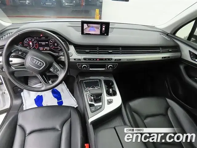 Audi Q7 2019 — Photo 2/20