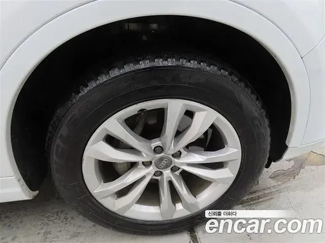 Audi Q7 2019 — Photo 18/20