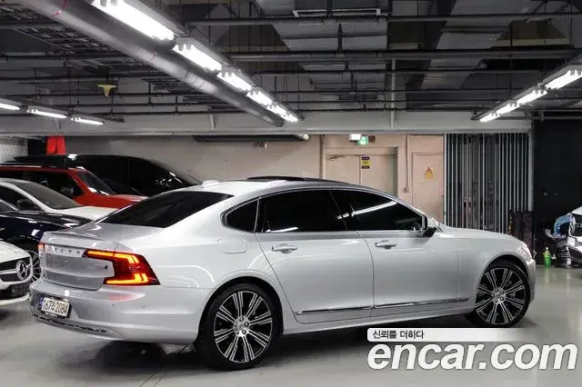 Volvo S90 2021 — Photo 9/20