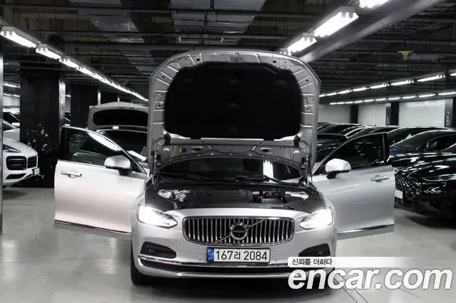 Volvo S90 2021 — Photo 18/20