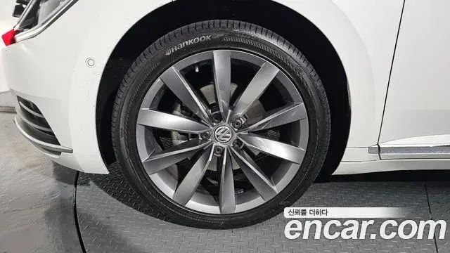 Volkswagen Arteon 2020 — ფოტო 16/20