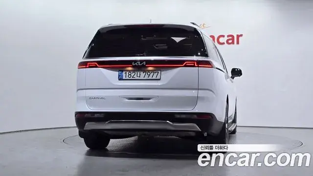 Kia Carnival 2022 — Фото 4/20