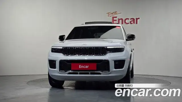 Jeep Grand Cherokee 2023 — Şəkil 15/20